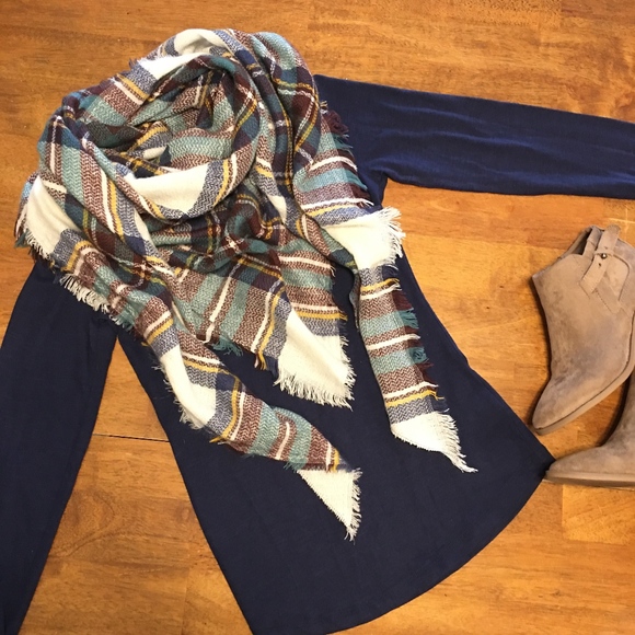 NWT Plaid Blanket Scarf Wrap - Picture 2 of 7